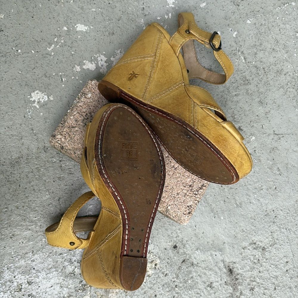 Frye Corrina Campus Wedge - Picture 8 of 8